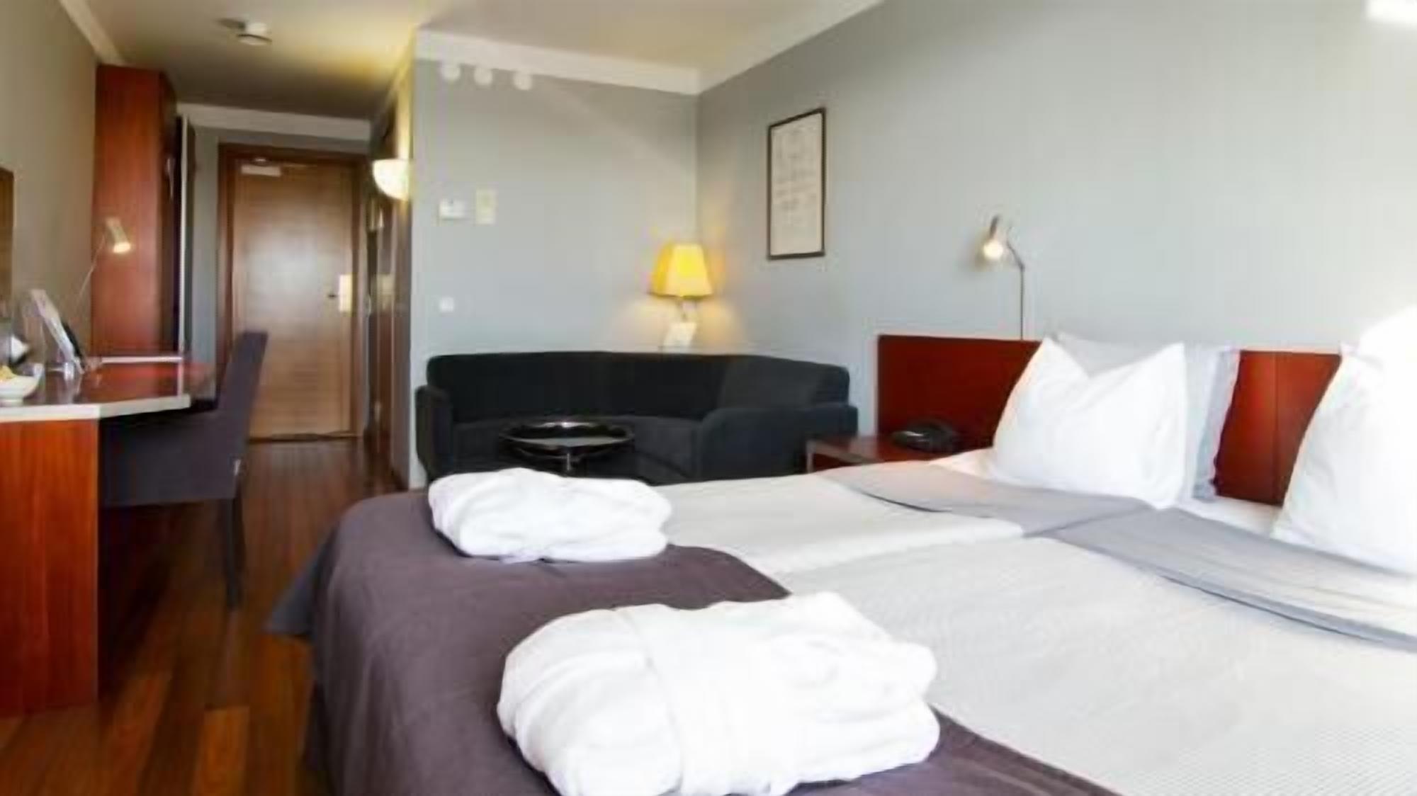 1 chambre, coffres-forts dans les chambres, bureau