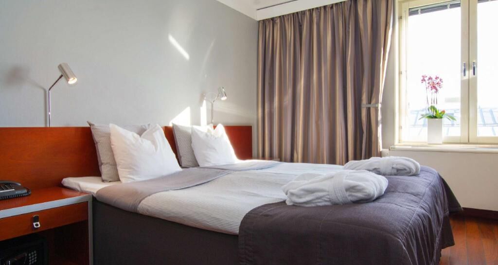 1 chambre, coffres-forts dans les chambres, bureau