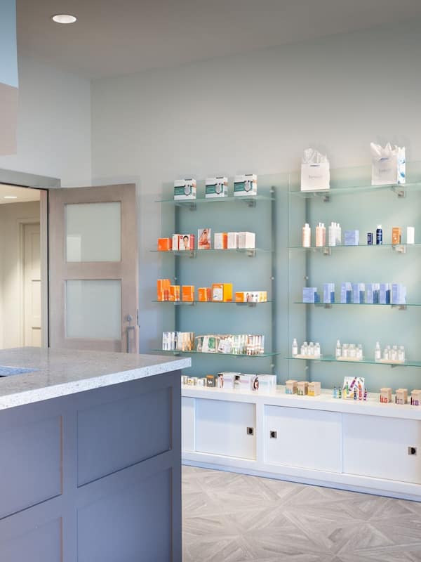 Couples treatment rooms, steam room, aromatherapy, hot stone massages