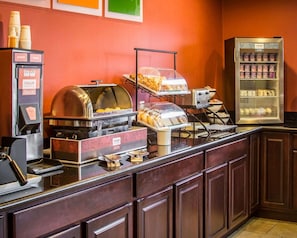 Petit déjeuner en libre-service compris tous les jours