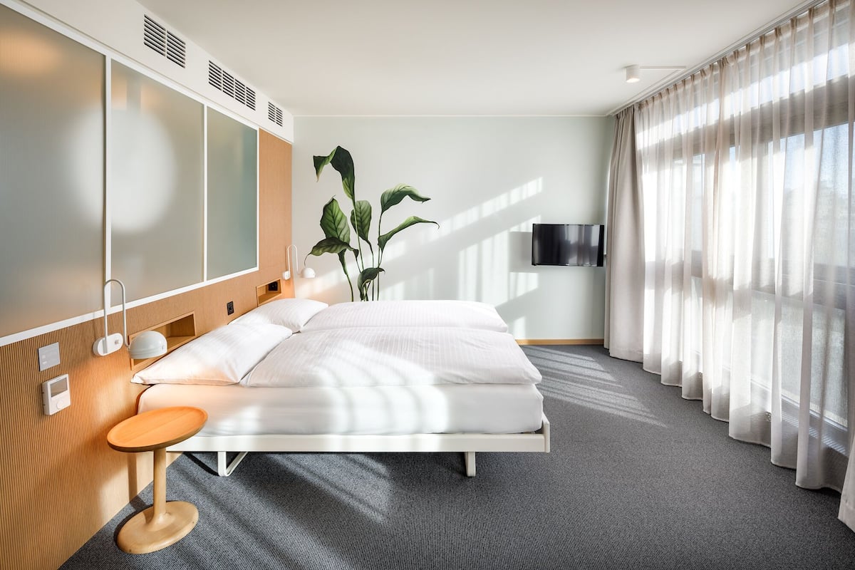 Chambre double ou avec lits jumeaux, vue sur la ville | Literie de qualité, couette en duvet, minibar, coffre-fort