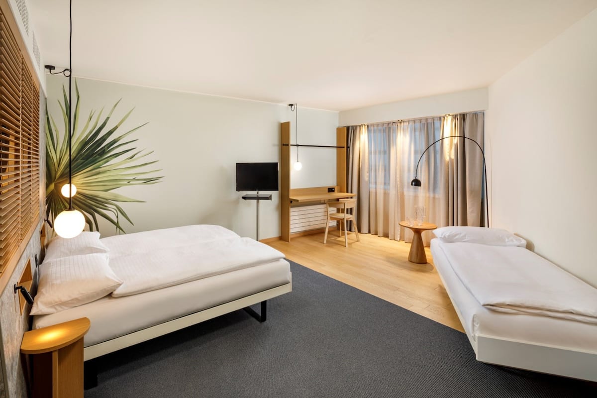 triple room, 3 single beds | extra beds