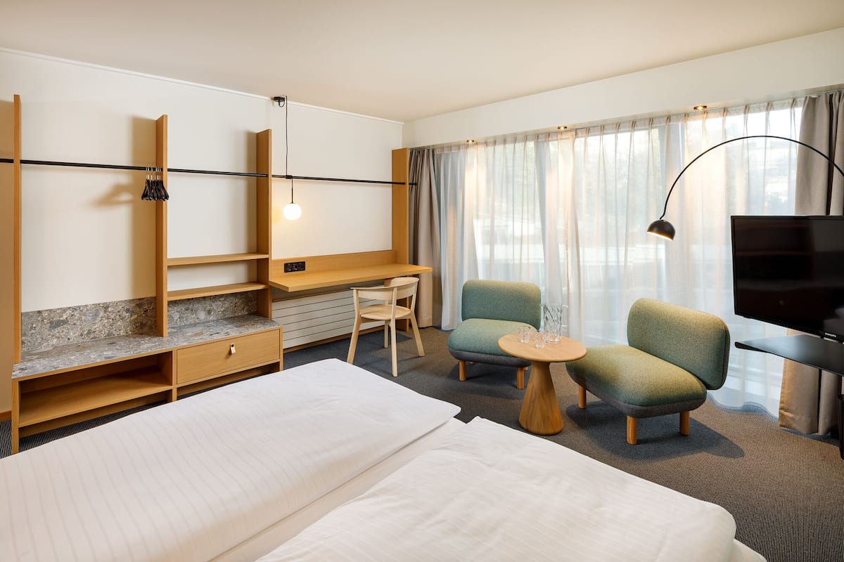 Junior-Suite, Kochnische | Hochwertige Bettwaren, Daunenbettdecken, Minibar, Zimmersafe