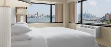 Panoramic Suite, 1 King Bed with Sofa bed, City View