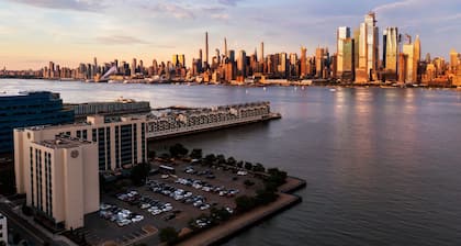 Sheraton Lincoln Harbor Hotel