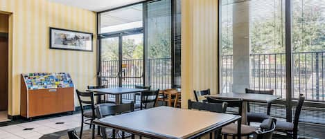 Free daily continental breakfast