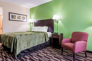 Down duvets, desk, laptop workspace, blackout curtains - Quality Inn Fort Pierce I-95 (Fort Pierce)