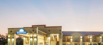 Days Inn by Wyndham Orange