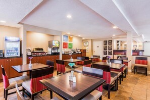Breakfast area - Comfort Inn at Joint Base Andrews (Clinton)