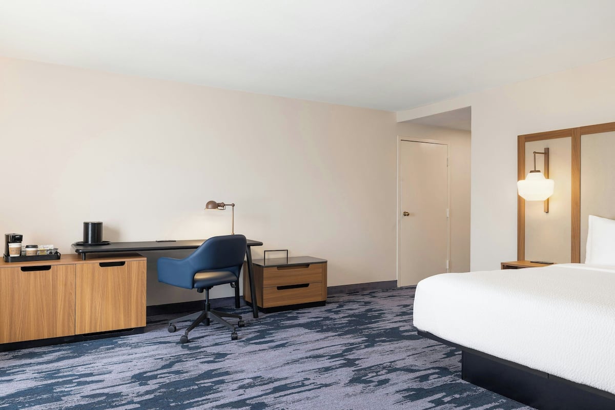 Desk, laptop workspace, iron/ironing board, rollaway beds (surcharge)