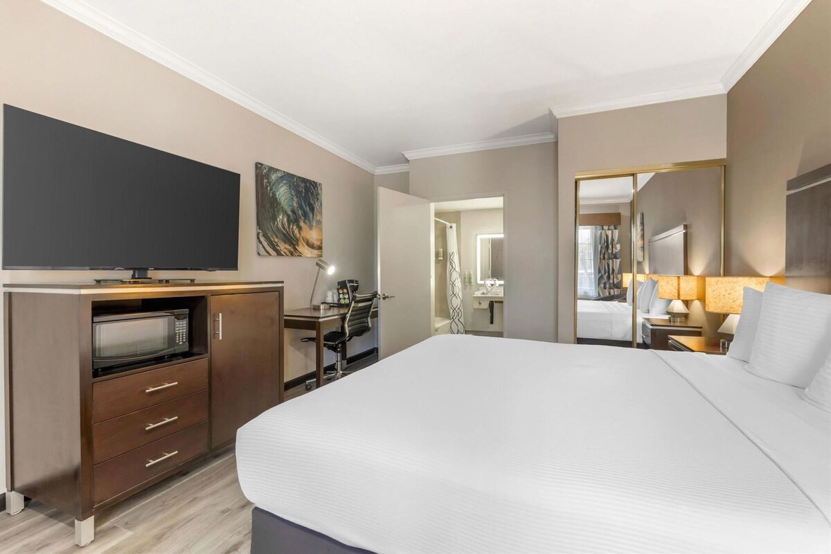 In-room safe, desk, blackout curtains, iron/ironing board
