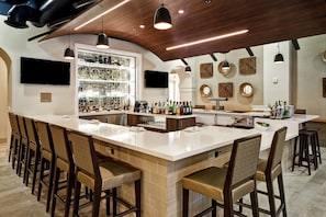 Bar (on property) - Embassy Suites by Hilton Milpitas Silicon Valley (Milpitas)