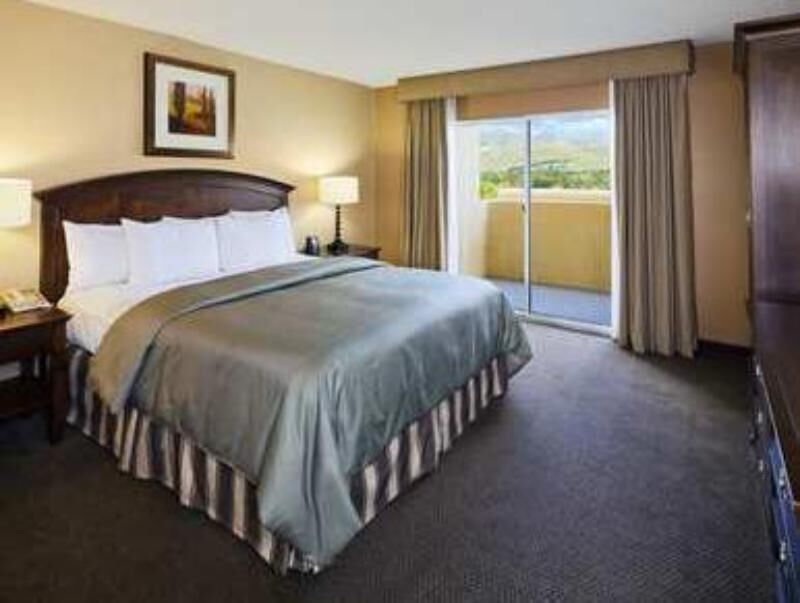 1 bedroom, premium bedding, in-room safe, desk