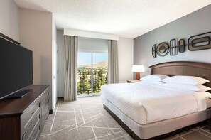 1 soverom, sengetøy av topp kvalitet, safe på rommet og skrivebord