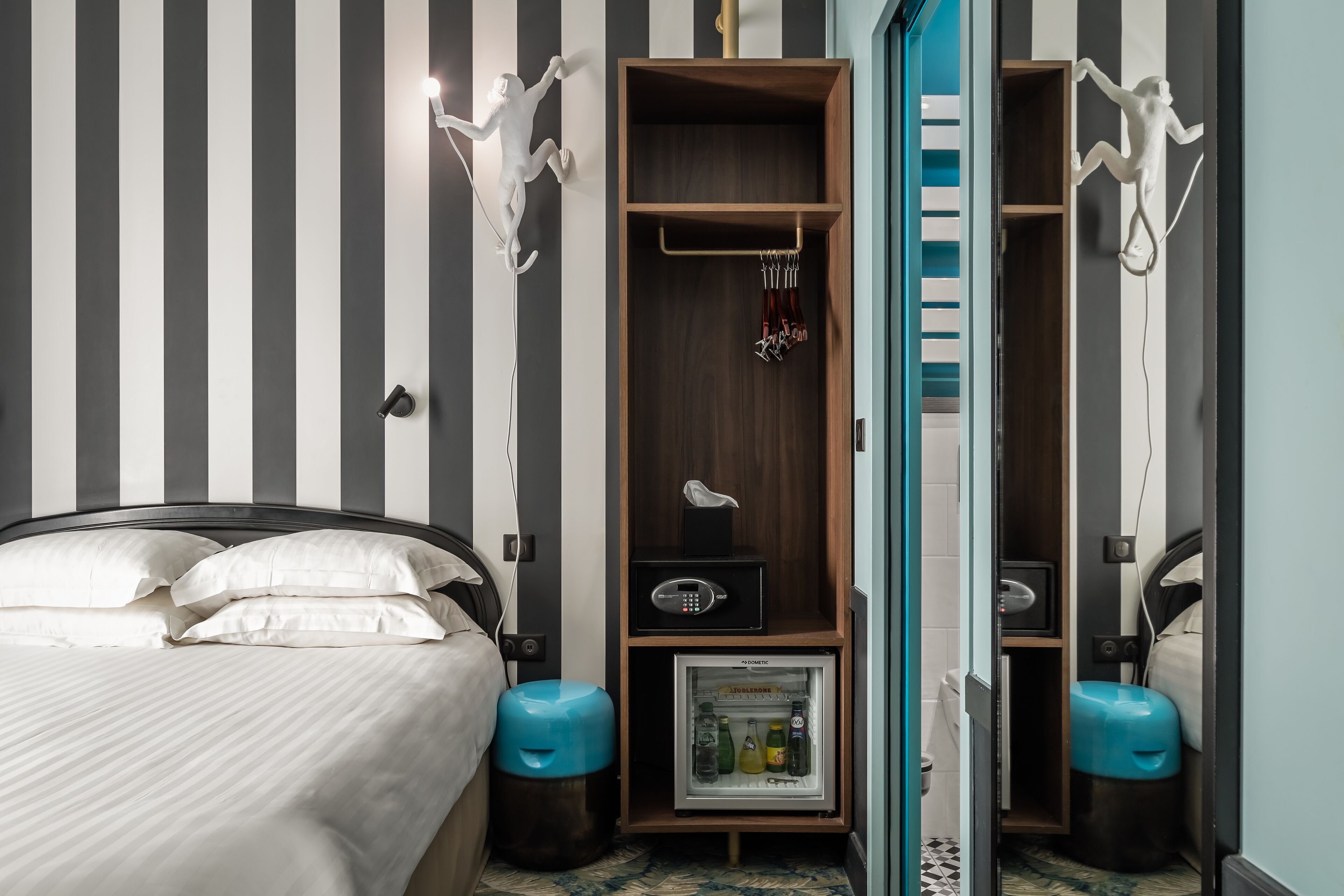 adjoining rooms for 4 people | 1 bedroom, minibar, in-room safe, desk