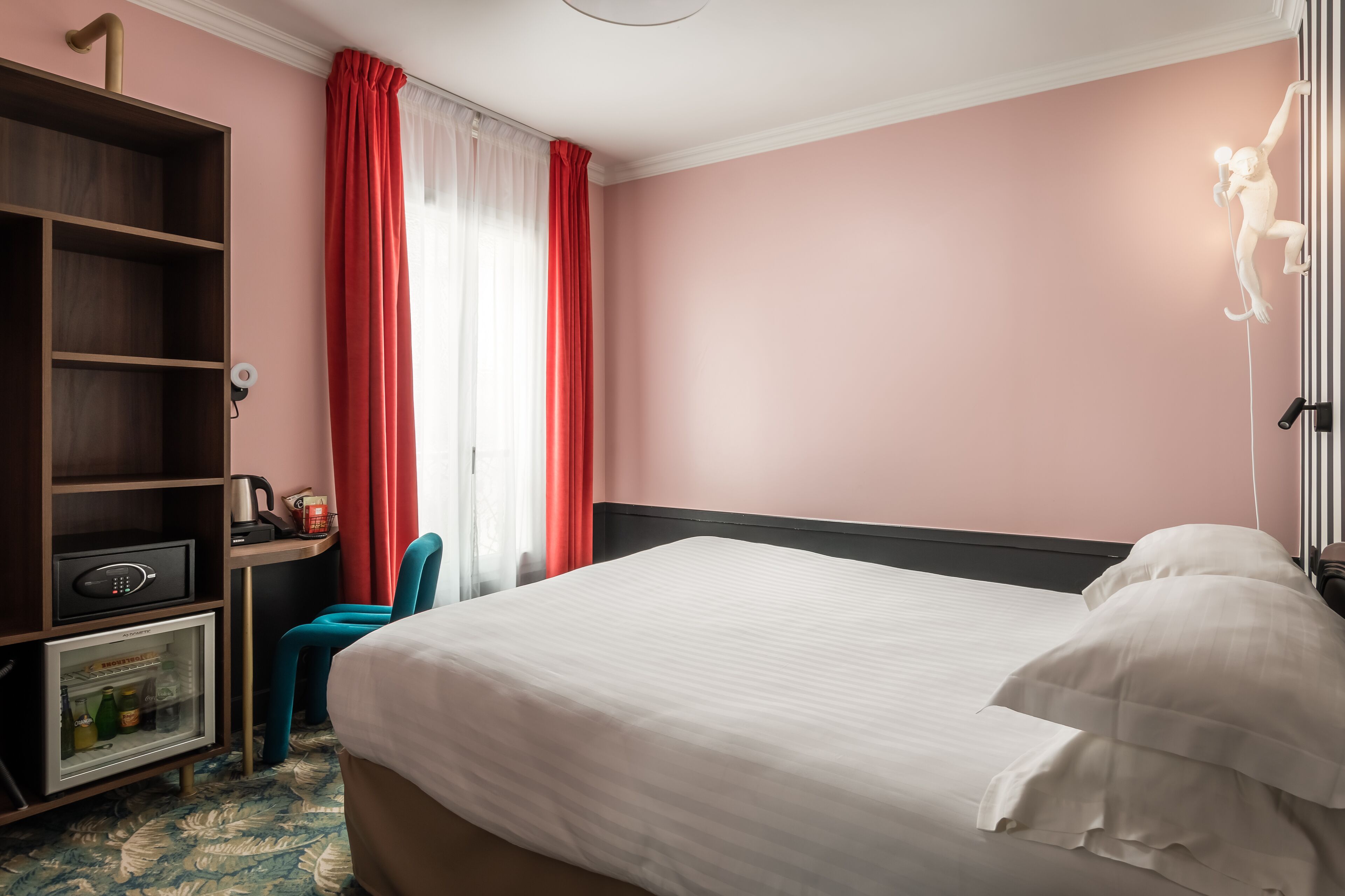 adjoining rooms for 3 people | 1 bedroom, minibar, in-room safe, desk