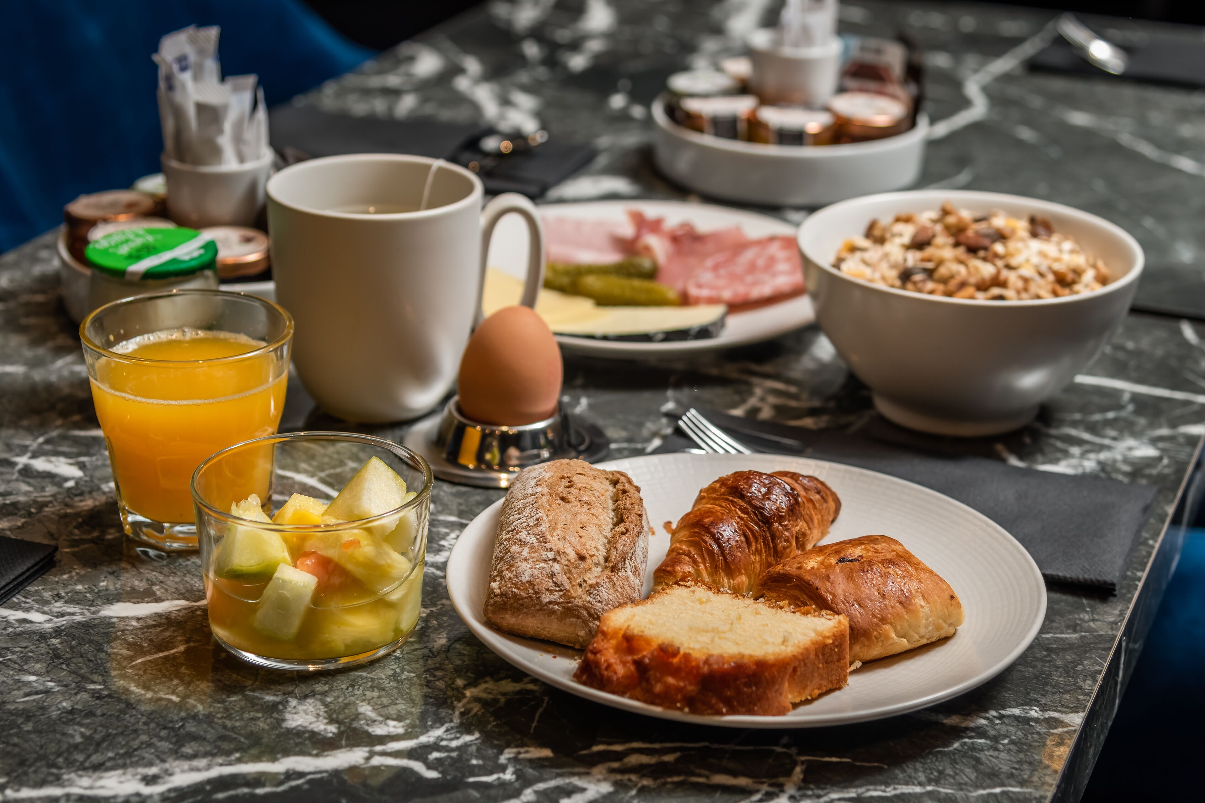 daily buffet breakfast (eur 15 per person)