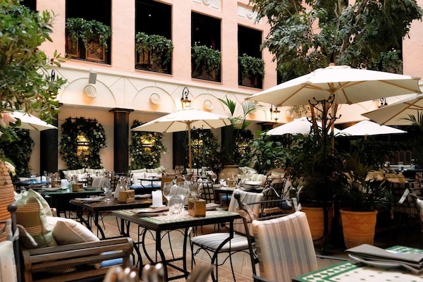 Daily buffet breakfast (SEK 200 per person)