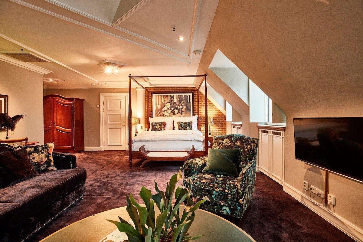 xtra large | 1 bedroom, premium bedding, down duvets, pillow-top beds