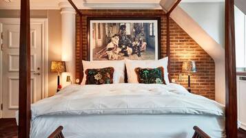 Xtra Large | 1 bedroom, premium bedding, down comforters, pillowtop beds