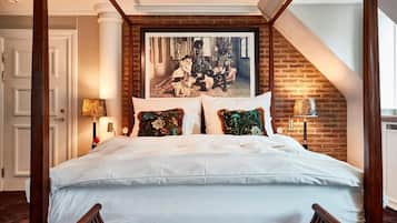 Xtra Large | Premium bedding, down duvets, pillow-top beds, minibar