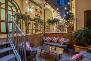 Courtyard - Hotel Canada, BW Premier Collection (Rome)