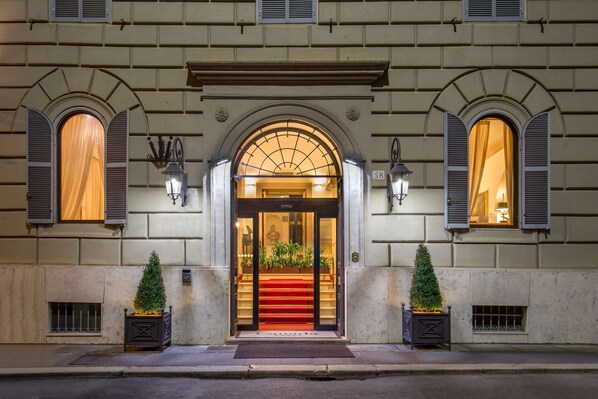 Property entrance - Hotel Canada, BW Premier Collection (Rome)