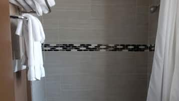 Economy Single Room, 1 Bedroom | Bathroom | Free toiletries, towels, soap, shampoo