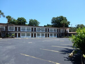 Khuôn viên nơi lưu trú