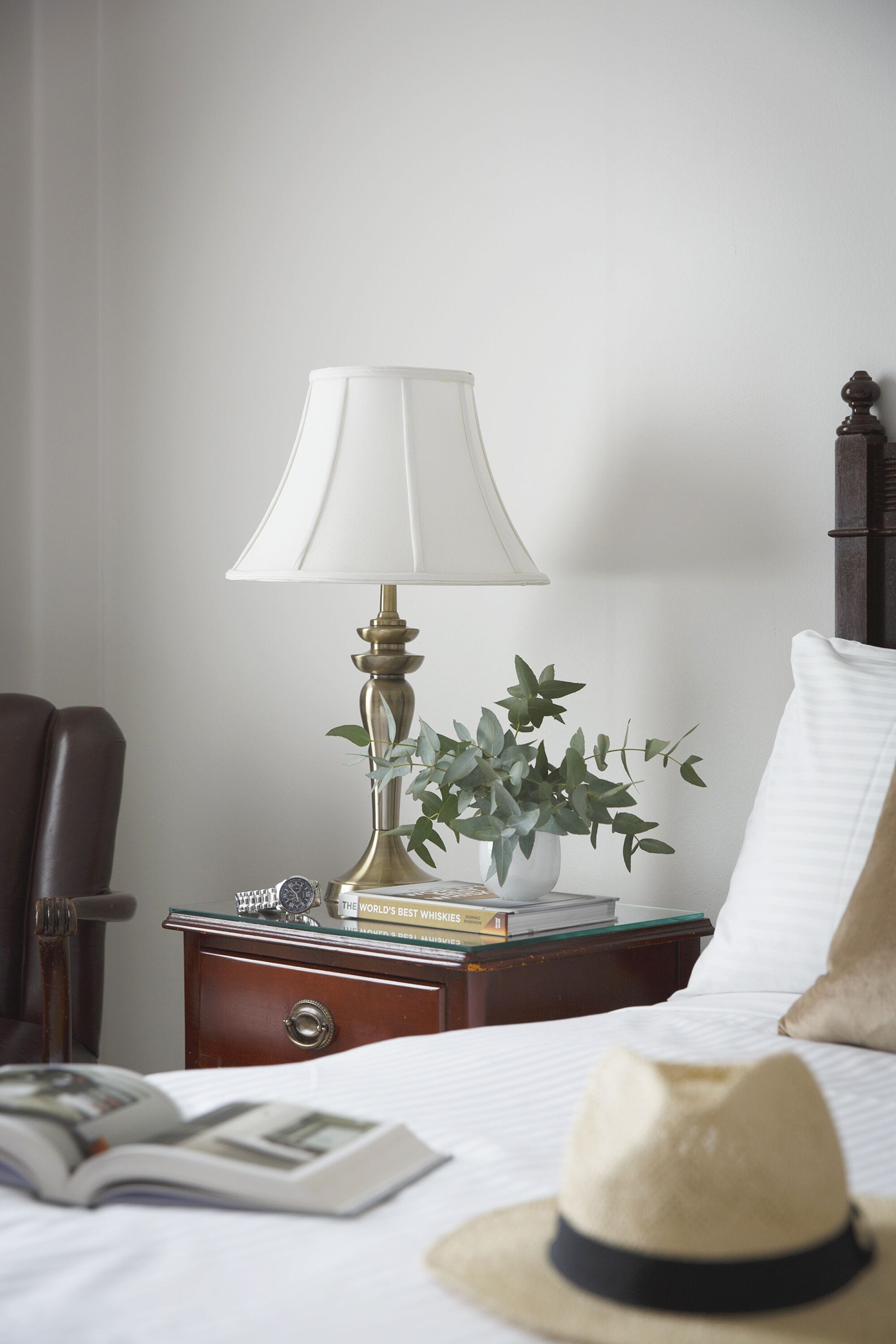 2 bedrooms, premium bedding, minibar, in-room safe