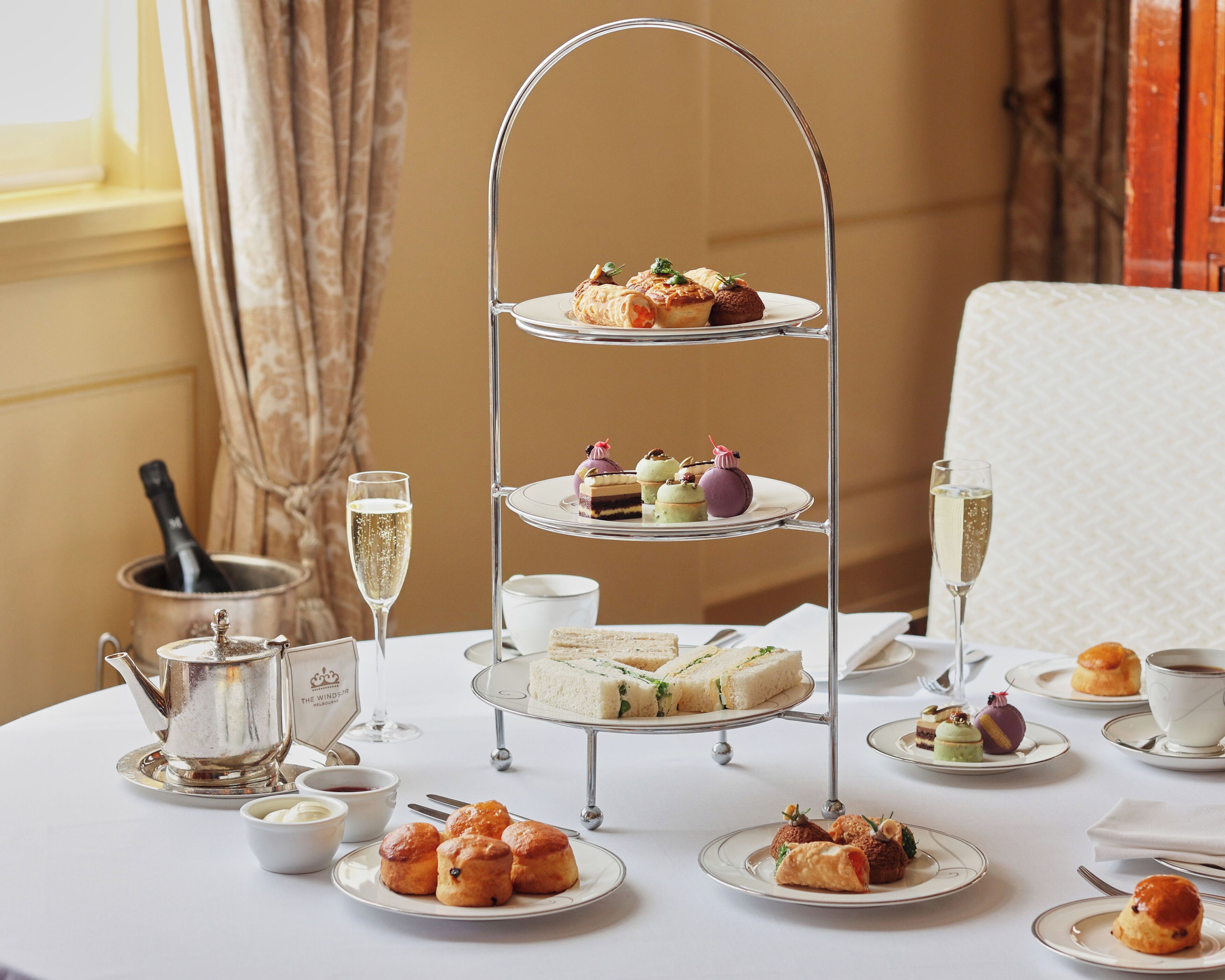 2 間餐廳，供應早餐