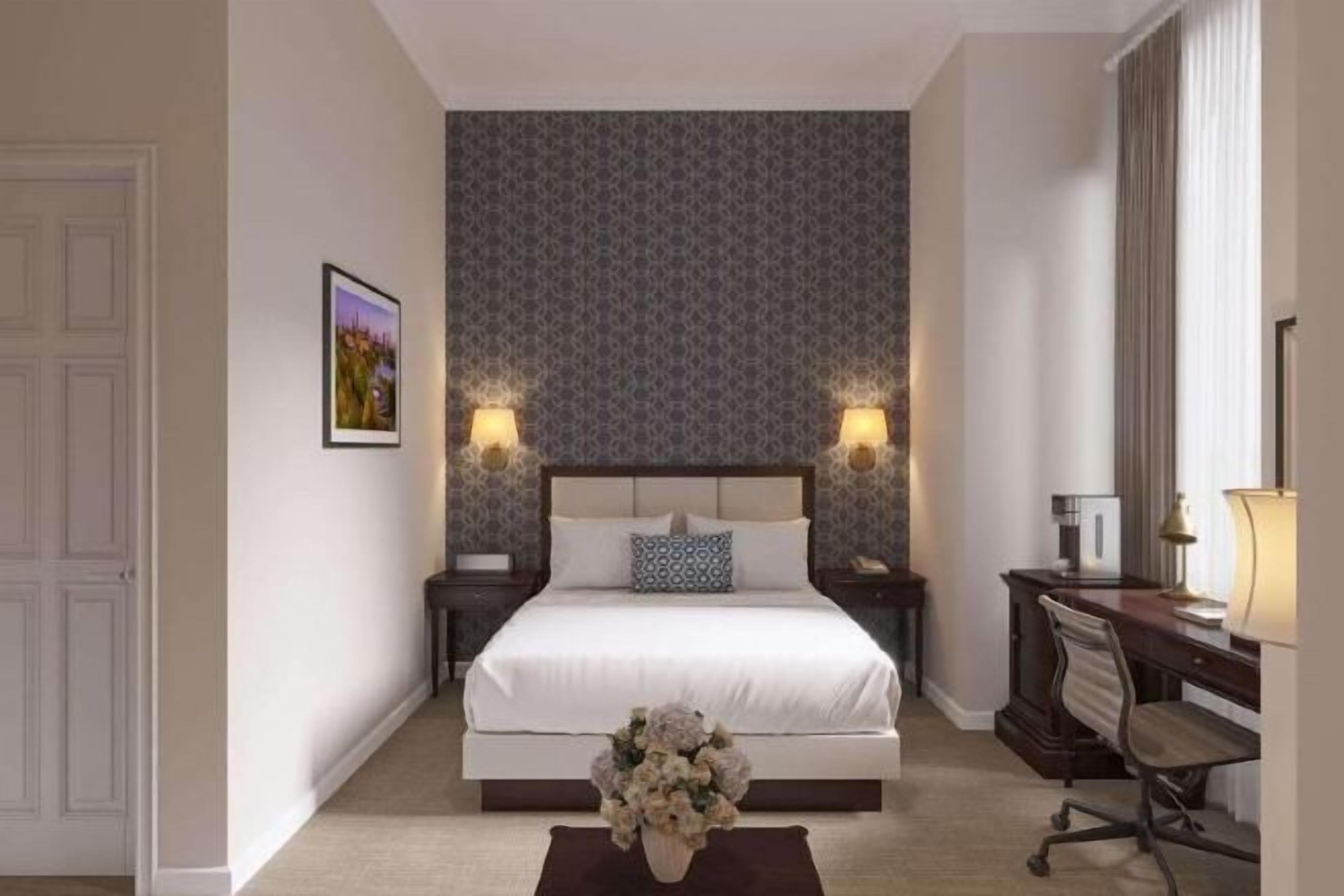 Premium bedding, in-room safe, desk, laptop workspace