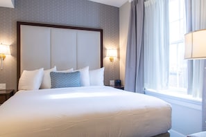 Superior Room, 1 King Bed, Non Smoking (with Sofabed) | Premium bedding, in-room safe, desk, laptop workspace