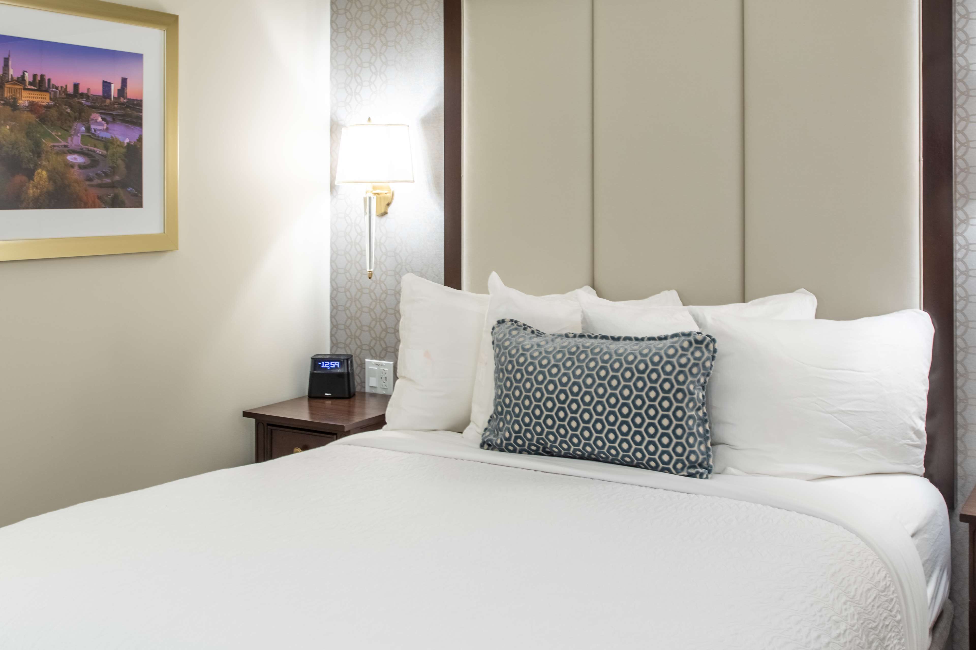 premium bedding, in-room safe, desk, laptop workspace