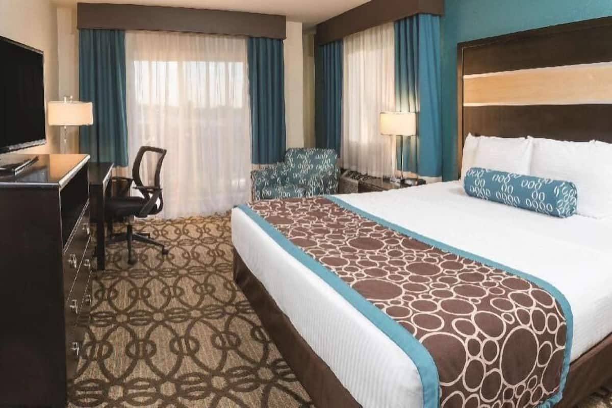 Ropa de cama de alta calidad y escritorio