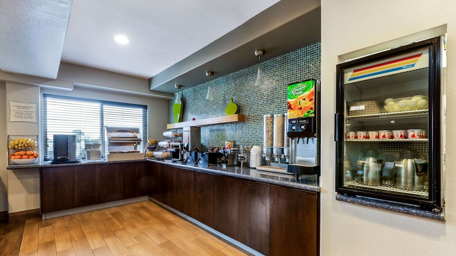 La Quinta Inn & Suites by Wyndham San Diego Mission Bay