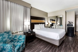 Premium bedding, desk, blackout drapes, soundproofing