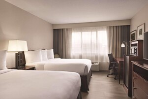 Caja de seguridad en la habitación y escritorio 