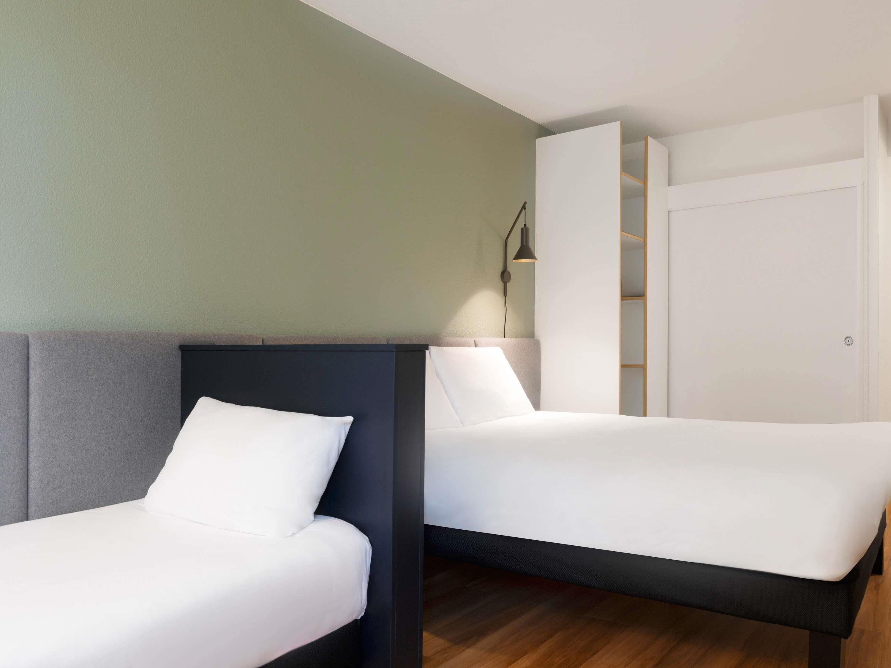 1 Schlafzimmer, hochwertige Bettwaren, individuell eingerichtet