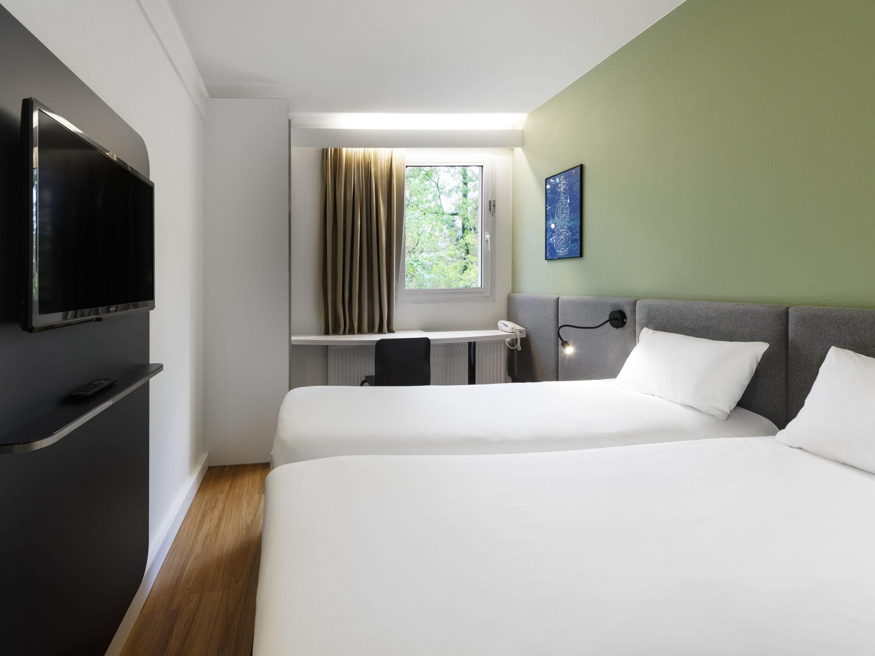 Habitación estándar, 2 camas individuales | 1 habitación, ropa de cama de alta calidad y muebles diferentes 