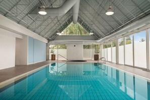 Indoor pool - Coast Chilliwack Hotel by APA (Chilliwack)