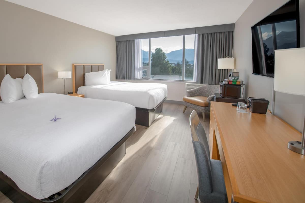 Coast Two Queen with Pond View | In-room safe, desk, laptop workspace, blackout curtains