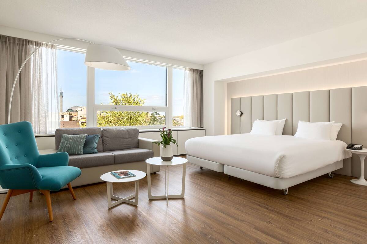 minibar, in-room safe, desk, soundproofing