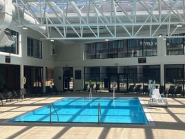 Una piscina techada