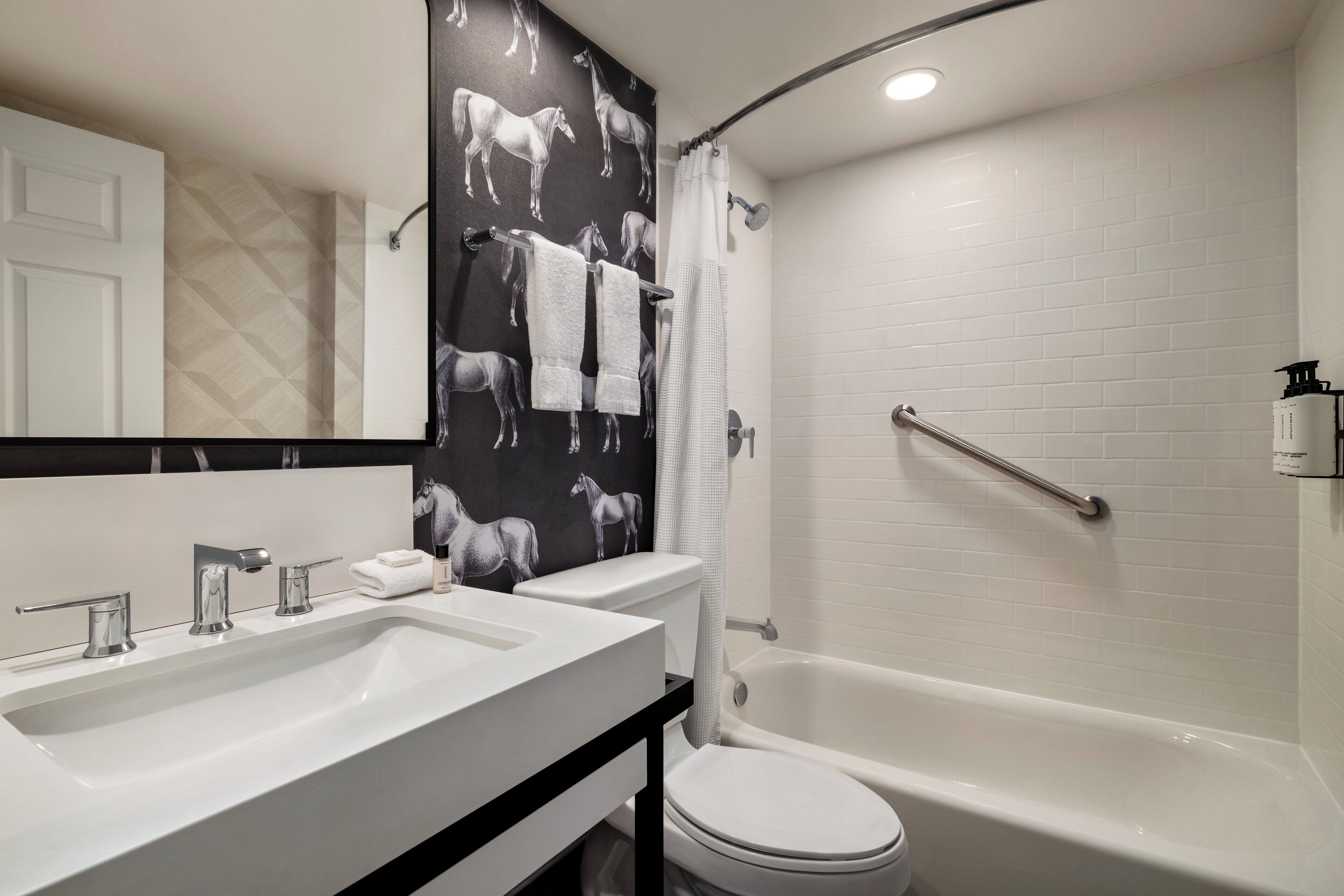 Photo - Crowne Plaza Louisville Airport Expo Ctr by IHG