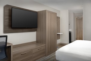 Caja de seguridad en la habitación y escritorio