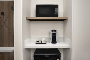 Caja de seguridad en la habitación y escritorio