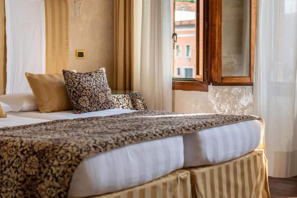 Literie de qualité supérieure, minibar, coffres-forts dans les chambres