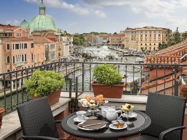 Deluxe Double Room, Canal View | View from room