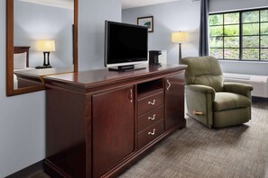 1 King Bed, Non-Smoking  | Desk, blackout drapes, iron/ironing board, free cribs/infant beds